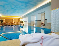 Hallenbad im Wellnesshotel in St. Englmar